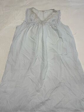 Vintage BARBIZON Lace Trim V-Neck Nightgown